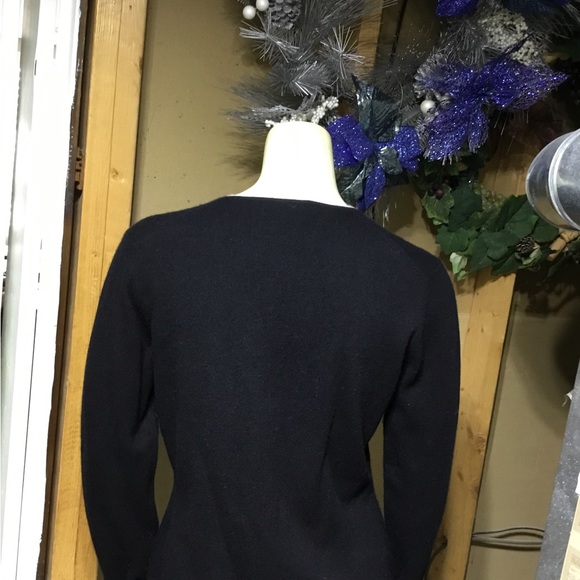 Neiman Marcus Cashmere Sweater - Picture 6 of 16